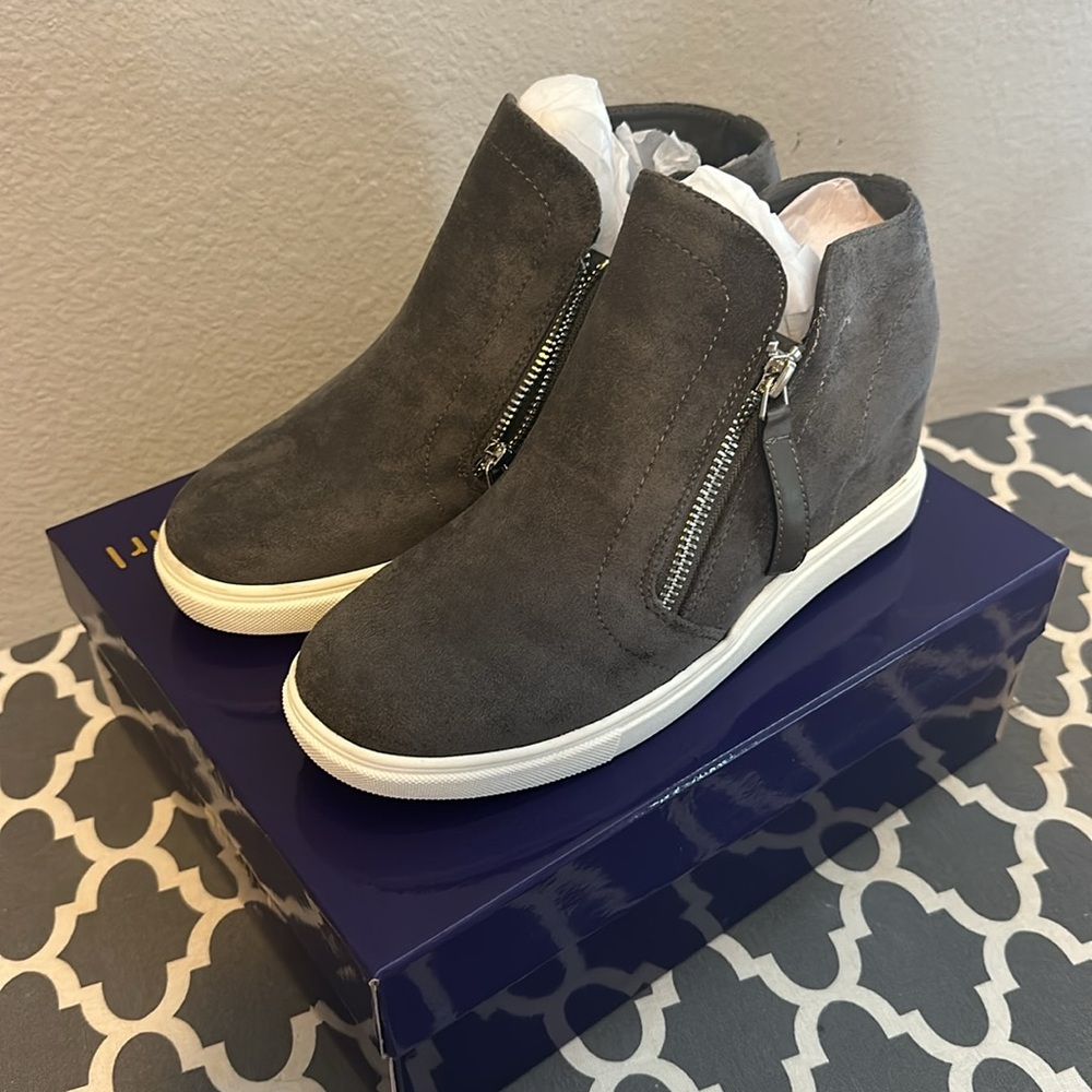 Steve Madden Prevale Wedge Grey Suede Sneaker